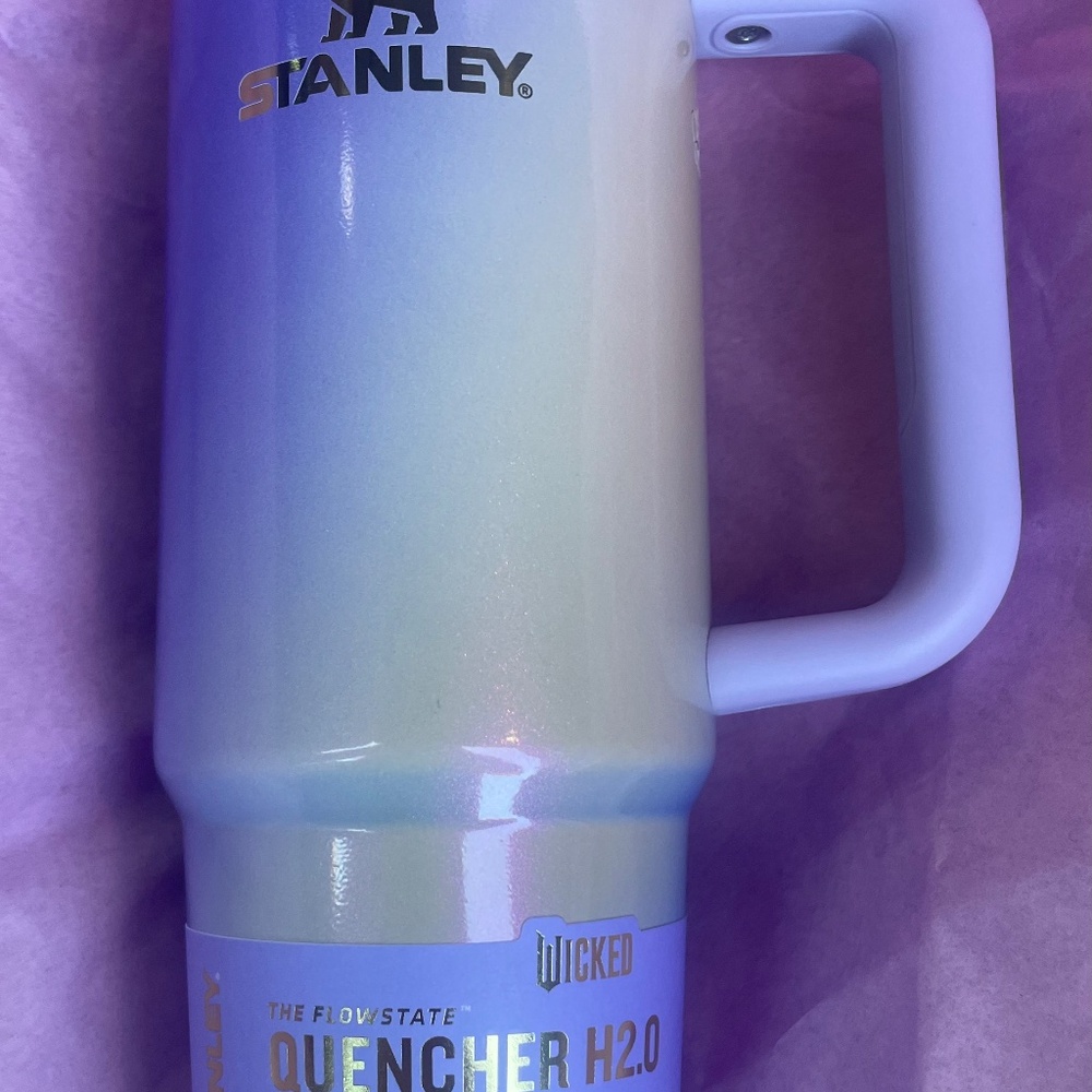 30 oz Stanley Glinda Wicked - Picture 2 of 7